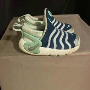 Nike kids shoes, size 6 kids